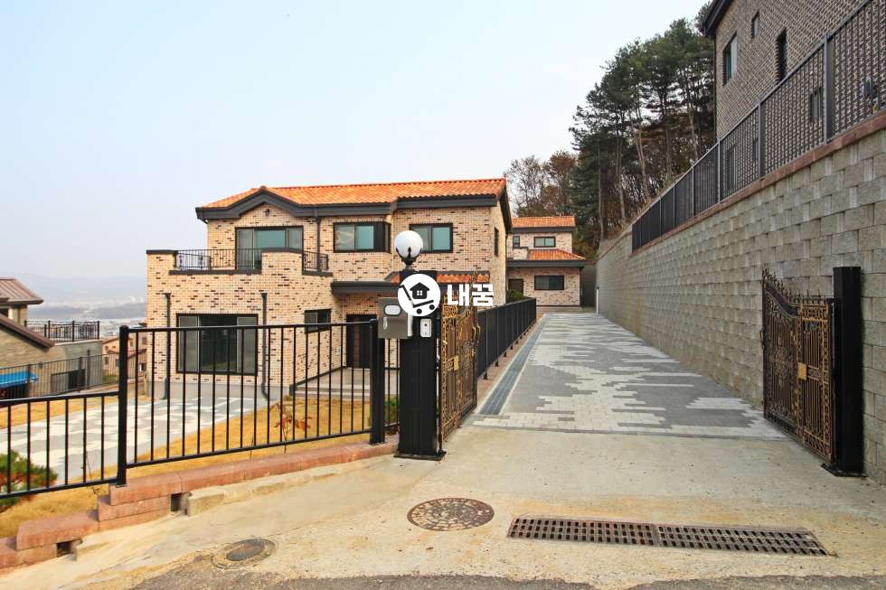 경기 양주시 백석읍 가업리 양주시 전원주택 넓은대지 230평 / 전망과 넓은~주차장이있는 가족힐링전원주택 분양 매물번호 10766 사진 4